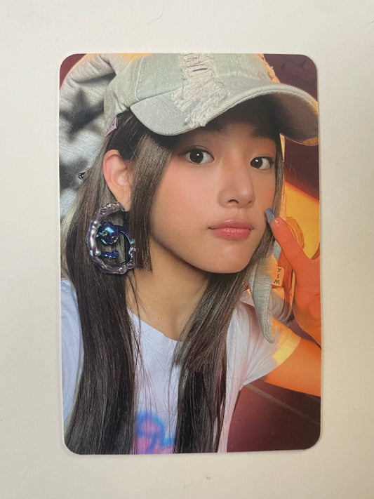 New Jeans Minji "OMG" ver. Weverse B